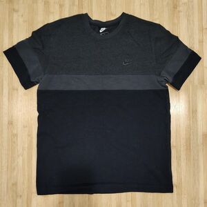 Nike Striped Black and Gray T-Shirt Size Medium